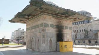 Tarihi Tophane Çeşmesi'ne ateş yakarak zarar veren şüpheli adliyeye sevk edildi