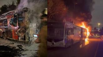 Beşiktaş'ta metrobüsün motor kısmı alev alev yandı; 60 yolcu tahliye edildi