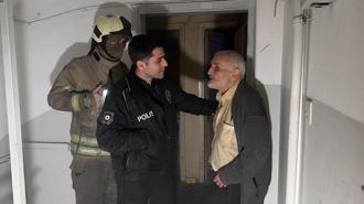 Avcılar'da çöp evde yangın paniği