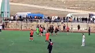 Afyon'da amatör maç sonrası saha karıştı