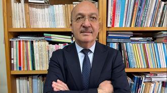 Prof. Dr. Zeybek: Füzeler depremleri tetikleyici unsur olabilir ancak deprem meydana getiremez