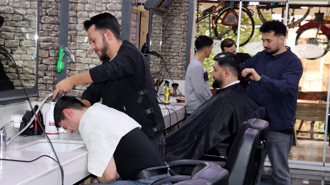 Berberlerden 'bayram tıraşını son güne bırakmayın' çağrısı