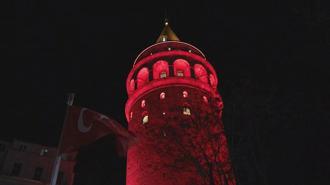 Galata Kulesi 'Multipl Miyelom' hastalığına farkındalık kapsamında kırmızı ışıklarla aydınlatıldı
