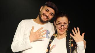 Nişanlarında tiyatro gösterisi yaptılar; 40 yıl sonraki hallerini canlandırdılar