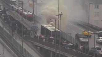 Şişli'de metrobüste yangın