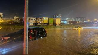 Cizre’de sağanak; evleri su bastı, mahsur kalanlar kurtarıldı