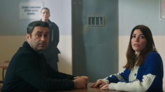 Alya, Cihan'la Meryem'i el ele yakaladı