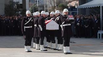 Şehit polis memuru Mustafa Aydın için İstanbul Emniyet Müdürlüğü'nde tören düzenlendi
