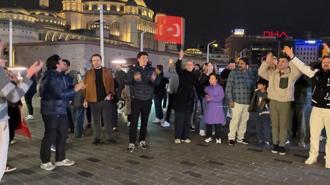 A Milli Takım'ın Dünya Kupası’na katılması Taksim'de kutlandı