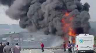 Çatalca'da TIR yangını; Kuzey Marmara Otoyolu trafiğe kapandı