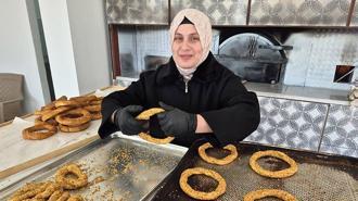 3 çocuk annesi Gamze, baba mesleği fırıncılığı sürdürüyor