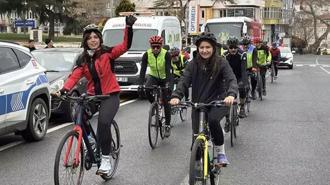 Tekirdağlı bisikletçiler, şehitler anısına Çanakkale'ye pedal çeviriyor