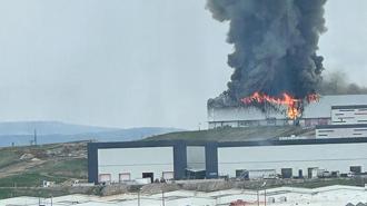 Ankara'da mobilya deposunda çıkan yangın söndürüldü