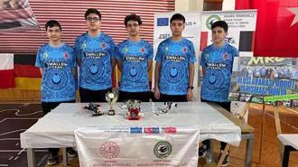 Türk öğrenciler, Yunanistan'da yapılan robot olimpiyatında 1'inci oldu