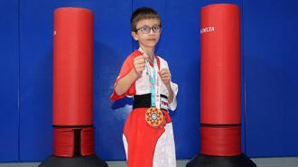 9 yaşındaki Yiğit Efe'nin hedefi, kick boksta Avrupa ve dünya şampiyonluğu