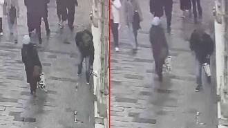 Beyoğlu’nda kaldırımda unutulan bez çantayı çalan şüpheli tutuklandı