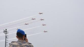 Türk Yıldızları ve SOLOTÜRK’ten öğrenciler için 23 Nisan özel gösterisi