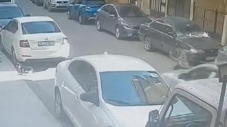 Pendik’te yola fırlayan çocuğa otomobilin çarptığı anlar kamerada
