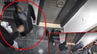 Ayakkabıyı koklayıp, kartla kapıyı açmaya çalıştılar