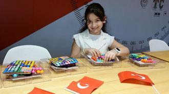 Matematik şampiyonu Lina, yeni zaferini okul saldırısında ölen öğrencilere armağan etti