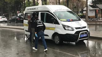 Çaldıkları para ve altınları kaza yaptıkları yerde bırakıp kaçtılar
