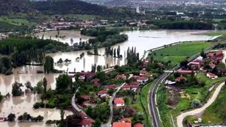 Tokat'ta sağanak sonrası su altında kalan tarım arazileri dronla görüntülendi