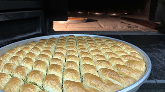 Baklava ustaları 24 saat bayram mesaisinde