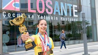 Lösemiyi yenen Kevser, dünya şampiyonu oldu
