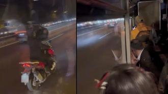 Trafikte tartıştığı İETT şoförüne elindeki cismi fırlattı; yolcuların panik anları kamerada