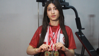 Türkiye Bilek Güreşi Şampiyonu Sümeyye, gözünü Avrupa'daki madalyalara dikti