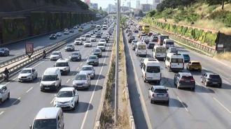 İstanbul'da bayram tatili sonrası ilk iş gününde trafik yoğunluğu