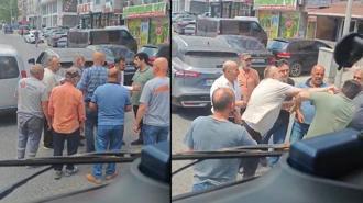 Sultangazi'de iki sürücünün tekmeli yumruklu kavgası kamerada