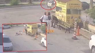 Yolda yürürken başına sineklik düşen kadın yaralandı; o anlar kamerada