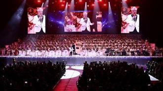 800 kişilik Bilfen Filarmoni Orkestrası, Levent Yüksel ile konser verdi