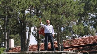 Telefon ve internet için başka mahalleye gidiyorlar