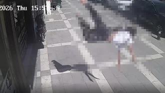12 yaşındaki çocuk, güvercinlerle ilgilenirken 2'nci kattan düştü; o anlar kamerada