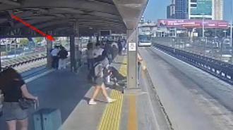 Beylikdüzü'nde metrobüsteki 'yan baktın' cinayetine ilişkin yeni görüntüler ortaya çıktı