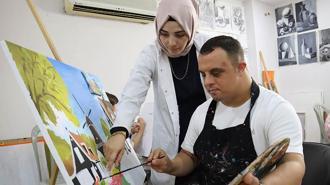 Down sendromlu İbrahim'in karate ve resim sevgisi