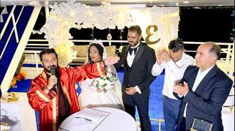 Evliliklerde 'tiyatral nikah' dönemi