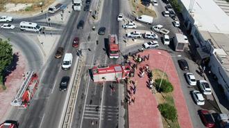 Büyükçekmece'de 3 itfaiye erinin yaralandığı kaza kamerada