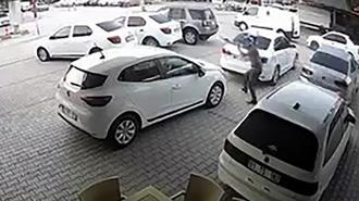 Oto galeriye silahlı saldırı kamerada; çok sayıda araca kurşun isabet etti