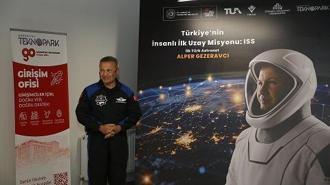 Türkiye'nin ilk astronotu Alper Gezeravcı Medeniyet Teknopark'ta gençlerle buluştu
