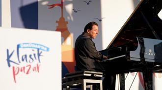 Fazıl Say, 'Klasik Pazar' konserleri kapsamında Üsküdar’da sahne aldı