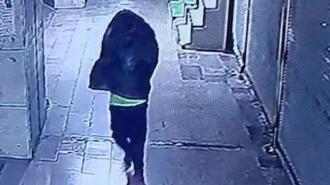 Çöp poşeti ile yüzünü saklayıp, çay ocağını yaktı; o anlar kamerada