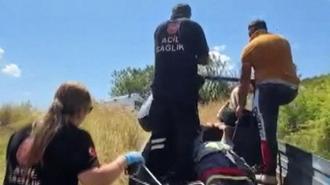 Yaylada düşerek yaralanan kişi patpatla ambulansa taşındı