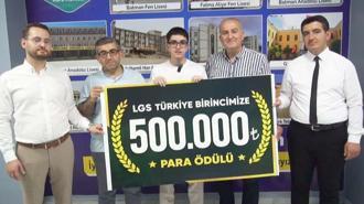 LGS'de 500 tam puan alan Muhammed'e 500 bin lira ödül