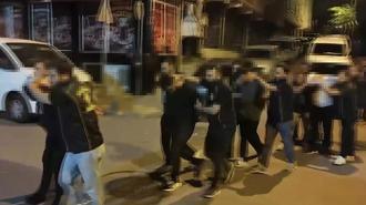 Bağcılar’da uyuşturucu operasyonunda 'Yan dairedekileri de aldılar mı' deyince 5 firari hükümlü yakalandı