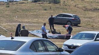 Yamaç paraşütü pilotu Bayram Kurt toprağa verildi; düşme anı kamerada