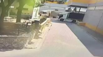 TIR ile çarpışan forkliftin sürücüsü Gül, hayatını kaybetti; kaza kamerada