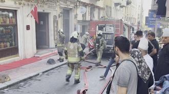 Taksim'de alışveriş merkezindeki lokantada çıkan yangın söndürüldü